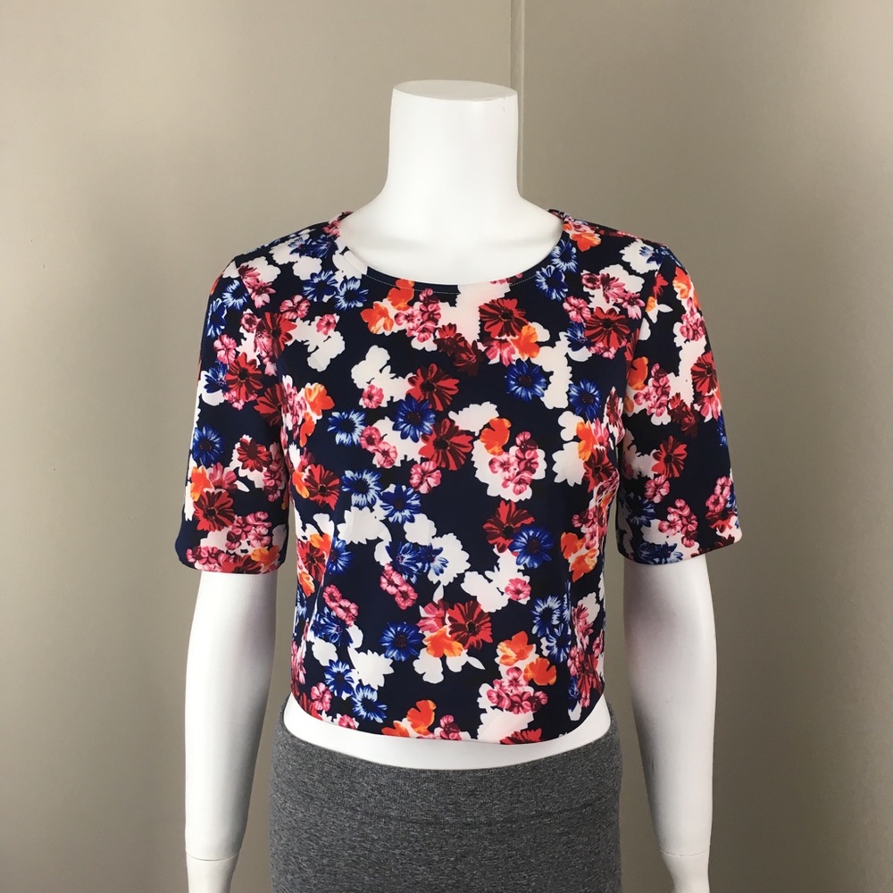 New Express Crop Top Floral Small